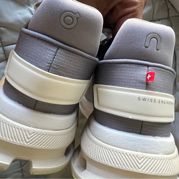 On Cloudnova Flux womens 8 US - Picture 7 of 11